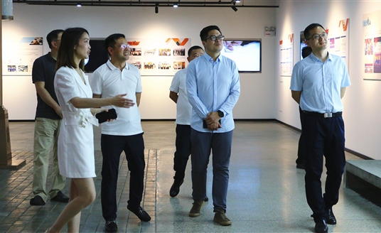 青島城投創(chuàng)發(fā)集團領(lǐng)導蒞臨華體交流合作考察